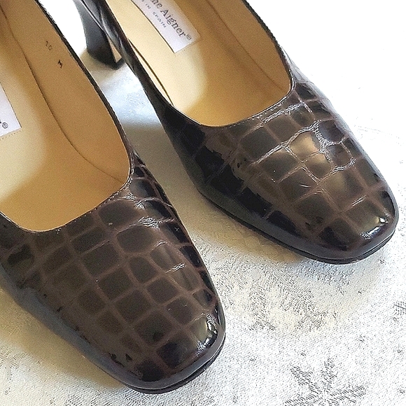 Etienne Aigner Brown Leather Heel Shoes Women's Size 10 - Picture 4 of 13